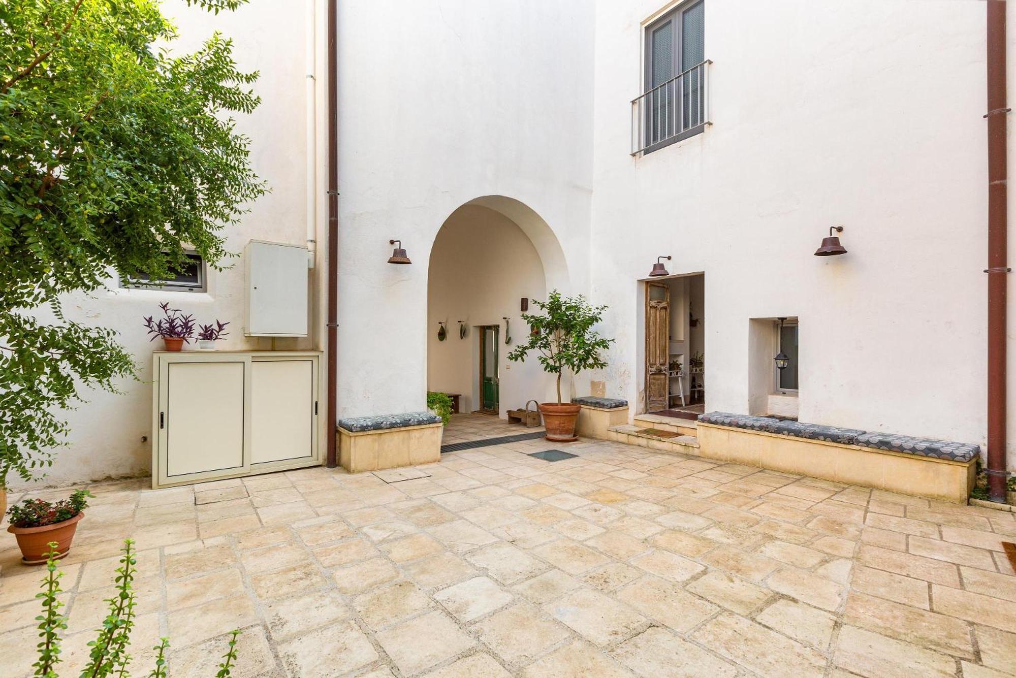 Palazzo San Giovanni 莫尔恰诺迪莱乌卡 外观 照片